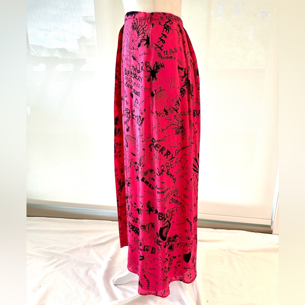 Authentic Burberry Vibrant Pink A-Line Skirt with Black Graphic Print - Picture 7 of 16
